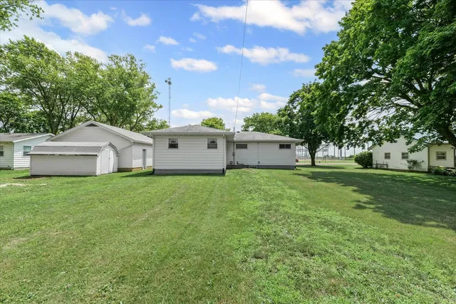 $132,000 | 130 Walnut Street, Gibson City, IL 60936