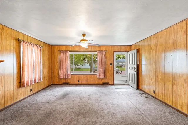 $132,000 | 130 Walnut Street, Gibson City, IL 60936