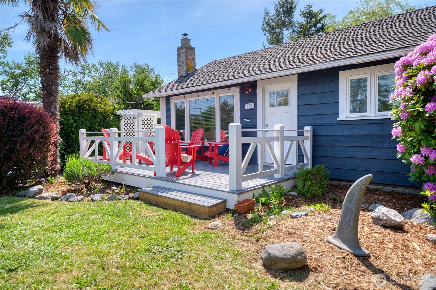 689 Deer Lane Point Roberts, WA 98281 - Photo 2 of 37