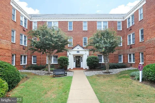 $1,800 | 906 South Washington Street, Unit 108, Alexandria, VA 22314