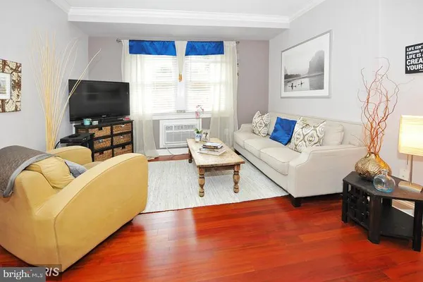 $1,800 | 906 South Washington Street, Unit 108, Alexandria, VA 22314