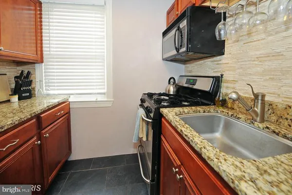$1,800 | 906 South Washington Street, Unit 108, Alexandria, VA 22314