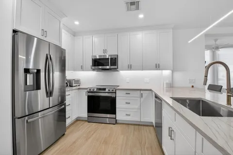 $469,000 | 19355 Sabal Lake Drive, Unit 5031, Boca Raton, FL 33434
