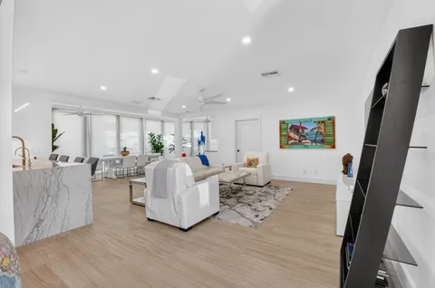$469,000 | 19355 Sabal Lake Drive, Unit 5031, Boca Raton, FL 33434