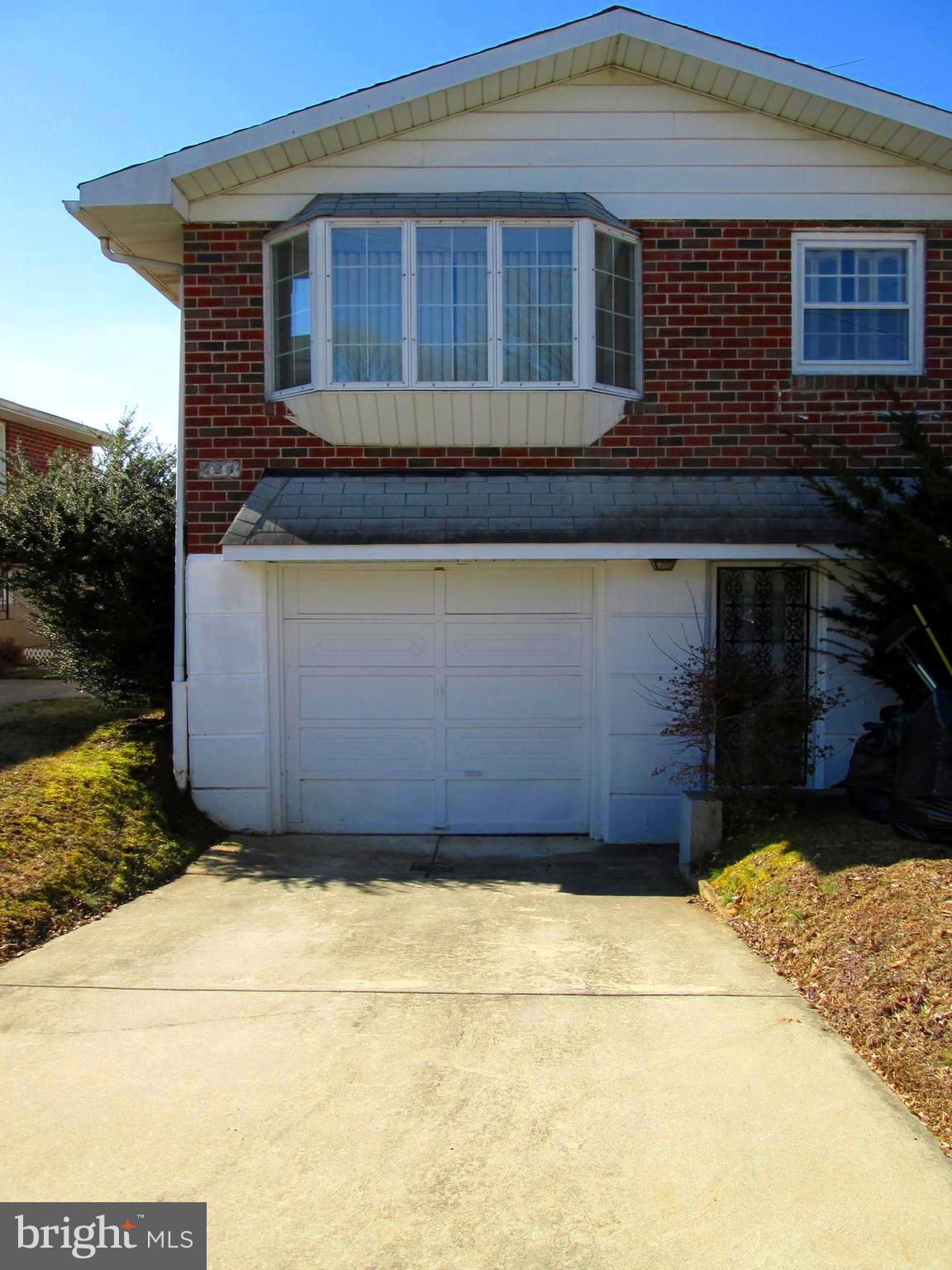 624 Colebrook Road Philadelphia, PA 19115 - Photo 2 of 23 Gallery Image 2
