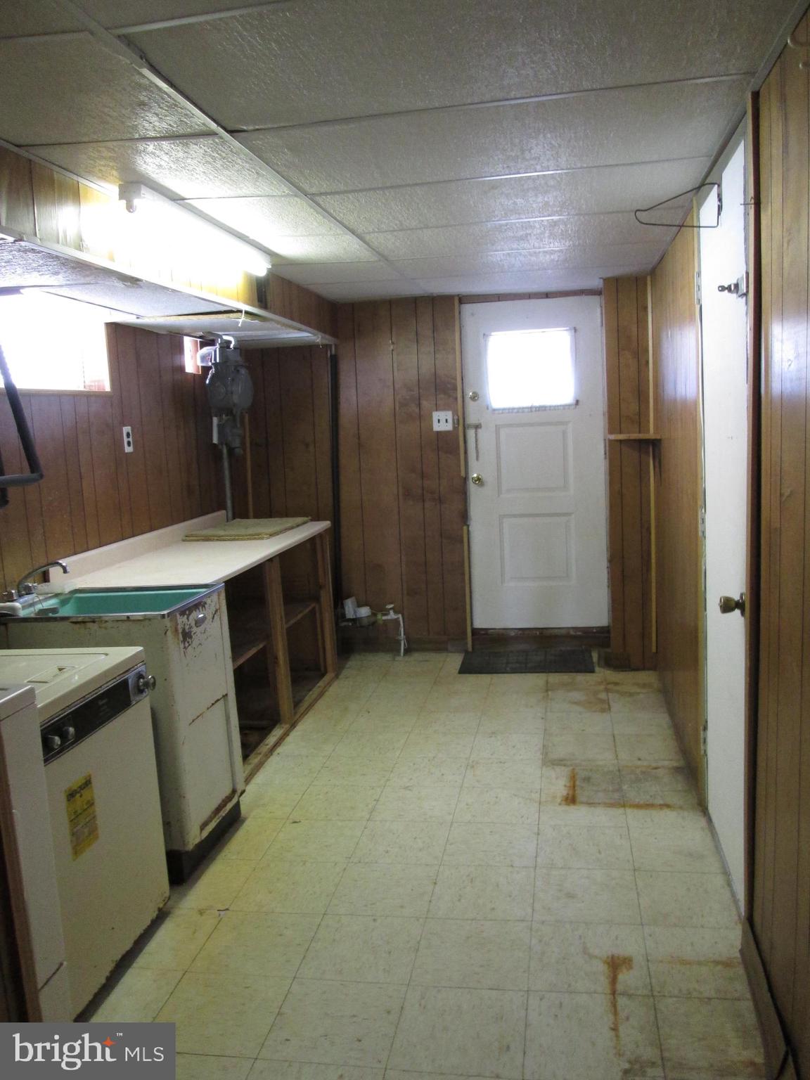 624 Colebrook Road Philadelphia, PA 19115 - Photo 16 of 23 Basement Laundry area