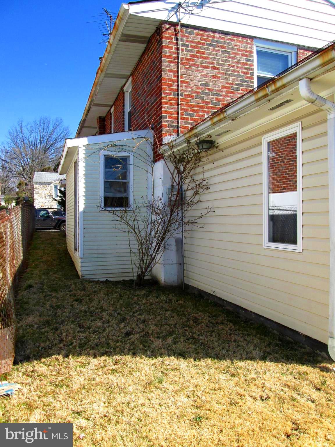 624 Colebrook Road Philadelphia, PA 19115 - Photo 22 of 23 Shed/ Side of house