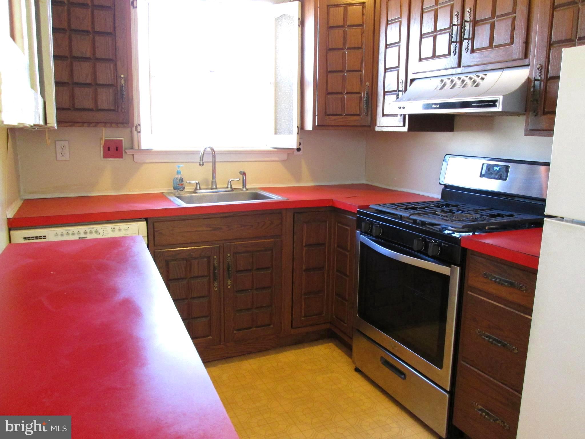 624 Colebrook Road Philadelphia, PA 19115 - Photo 8 of 23 Kitchen