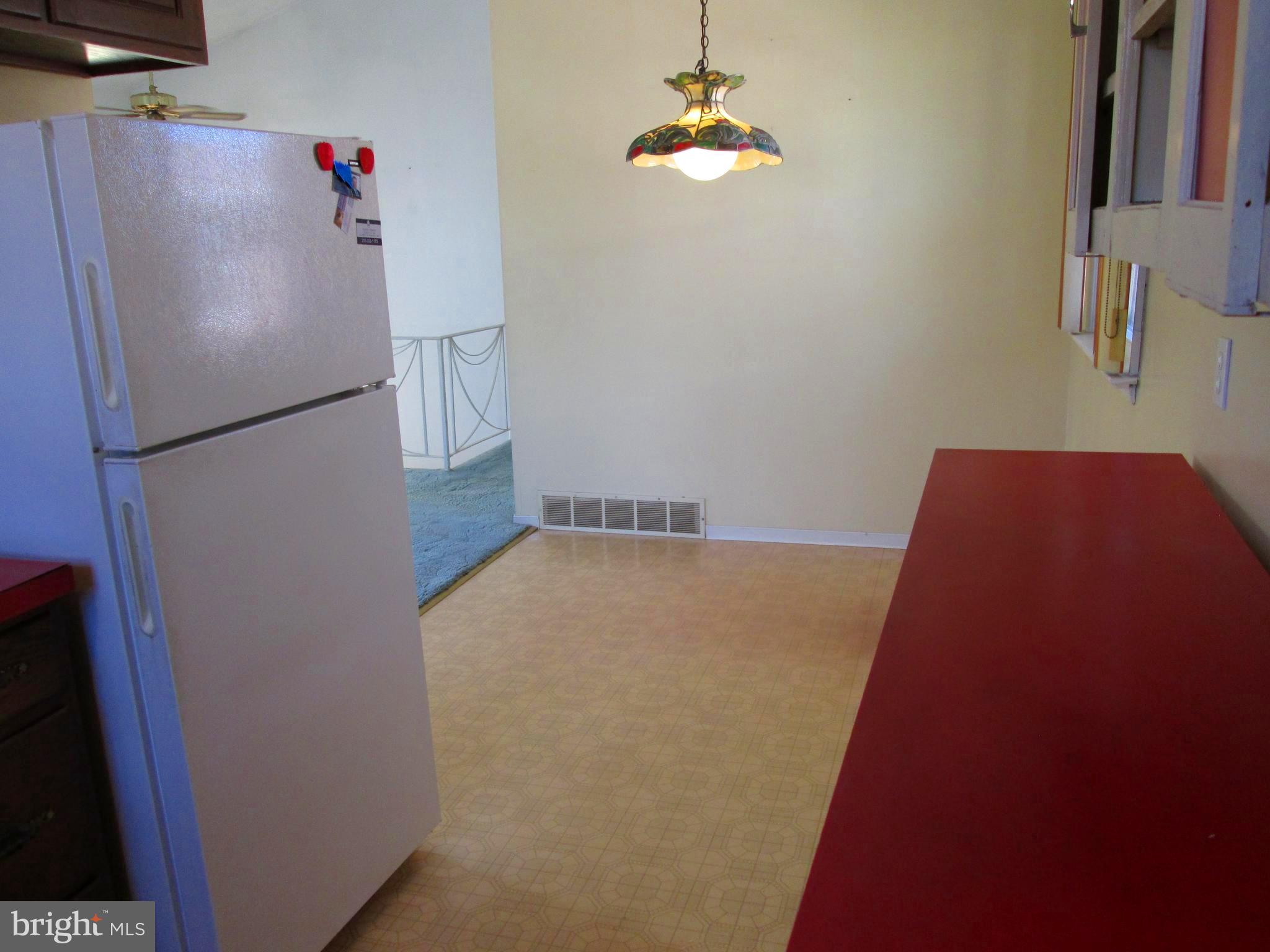 624 Colebrook Road Philadelphia, PA 19115 - Photo 9 of 23 Kitchen