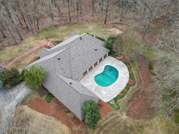 $899,000 | 2205 East 3rd Street, Forest, MS 39074