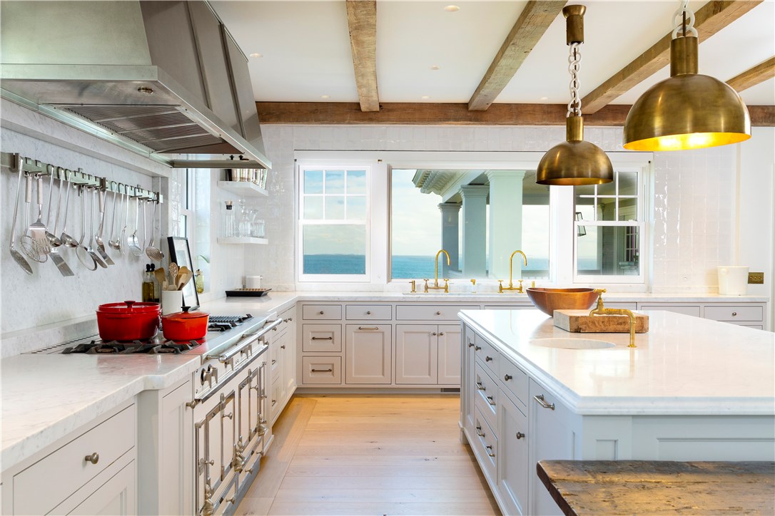 10 Bluff Avenue Westerly, RI 02891 - Photo 15 of 40