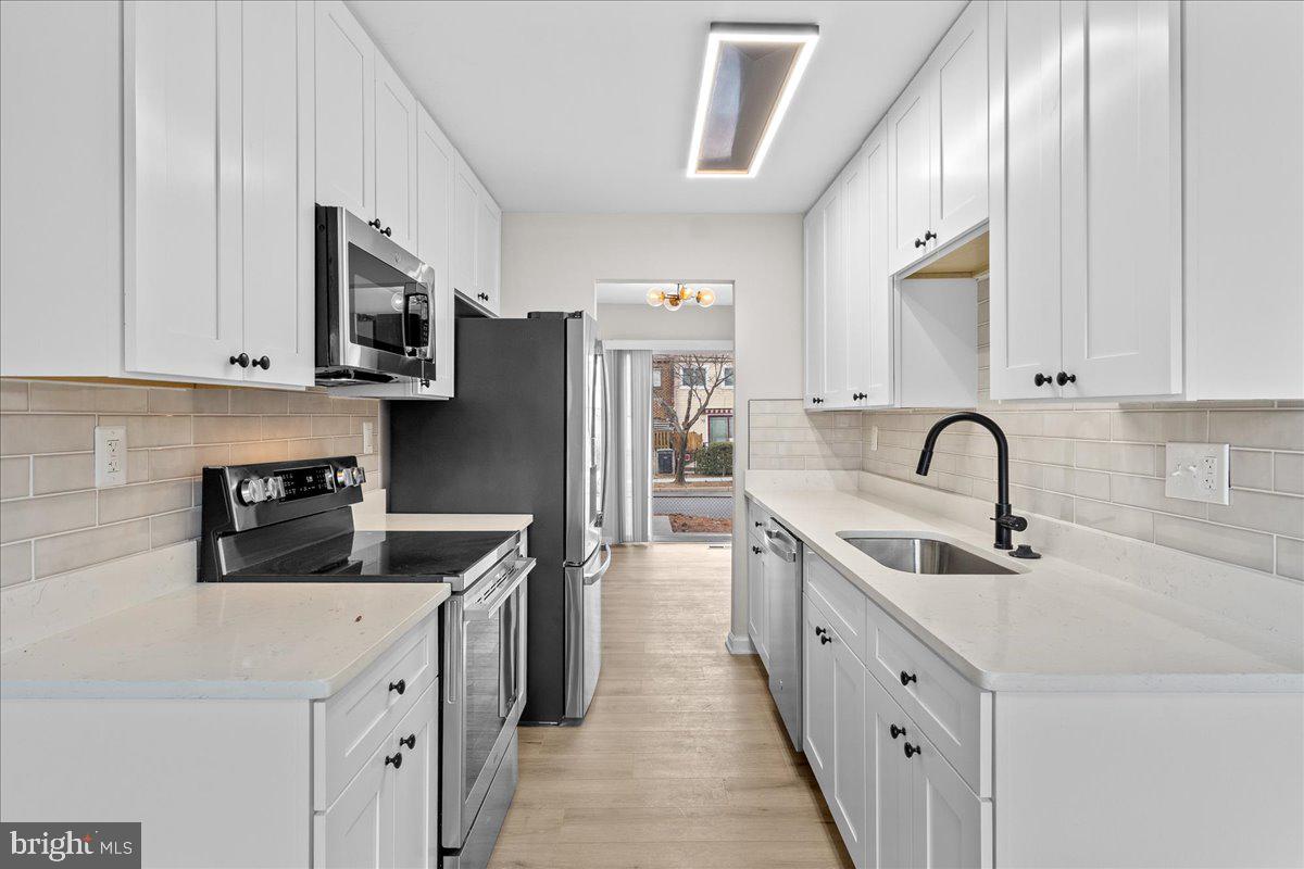 1360 Barnaby Terrace Southeast Washington, DC 20032 - Photo 6 of 31