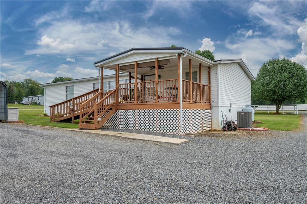 410 Pilot Church Road Pinnacle, NC 27043 - Photo 17 of 19