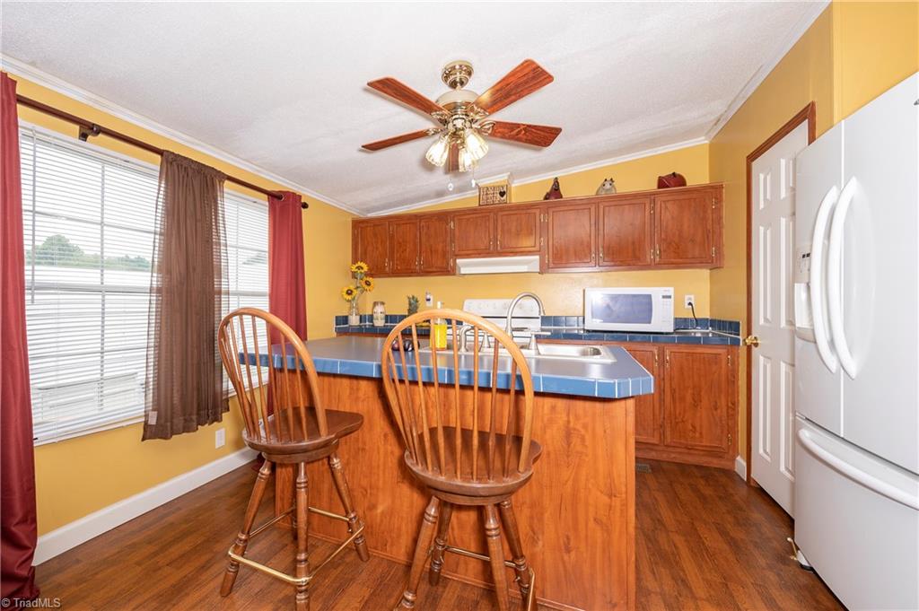 410 Pilot Church Road Pinnacle, NC 27043 - Photo 5 of 19