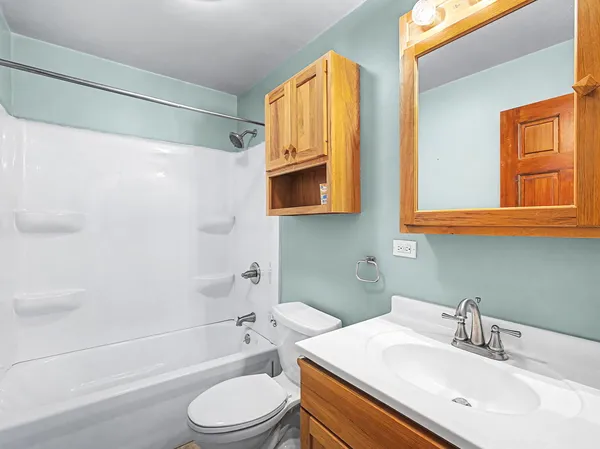 $3,150 | 8621 Natchez Avenue, Burbank, IL 60459