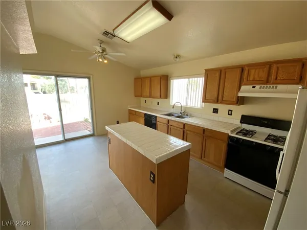 $1,995 | 630 Brownlee Drive, Henderson, NV 89015