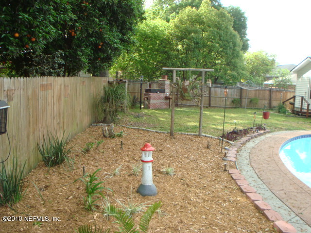 1472 Birmingham Road South Jacksonville, FL 32207 - Photo 14 of 25 BACKYARD