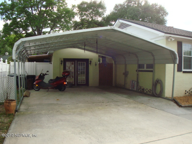 CARPORT