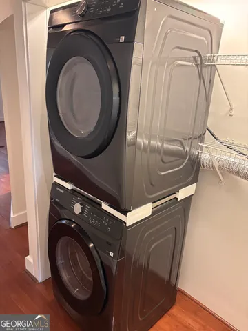 a close view of washer and dryer