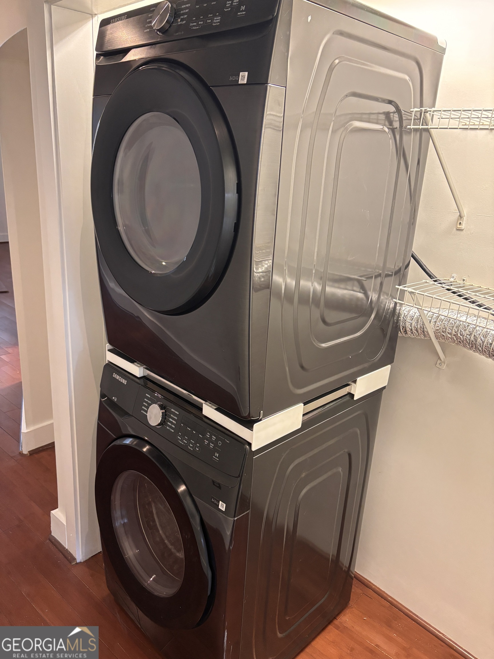 204 Walker Street Southwest Atlanta, GA 30313 - Photo 16 of 43 a utility room with dryer and washer