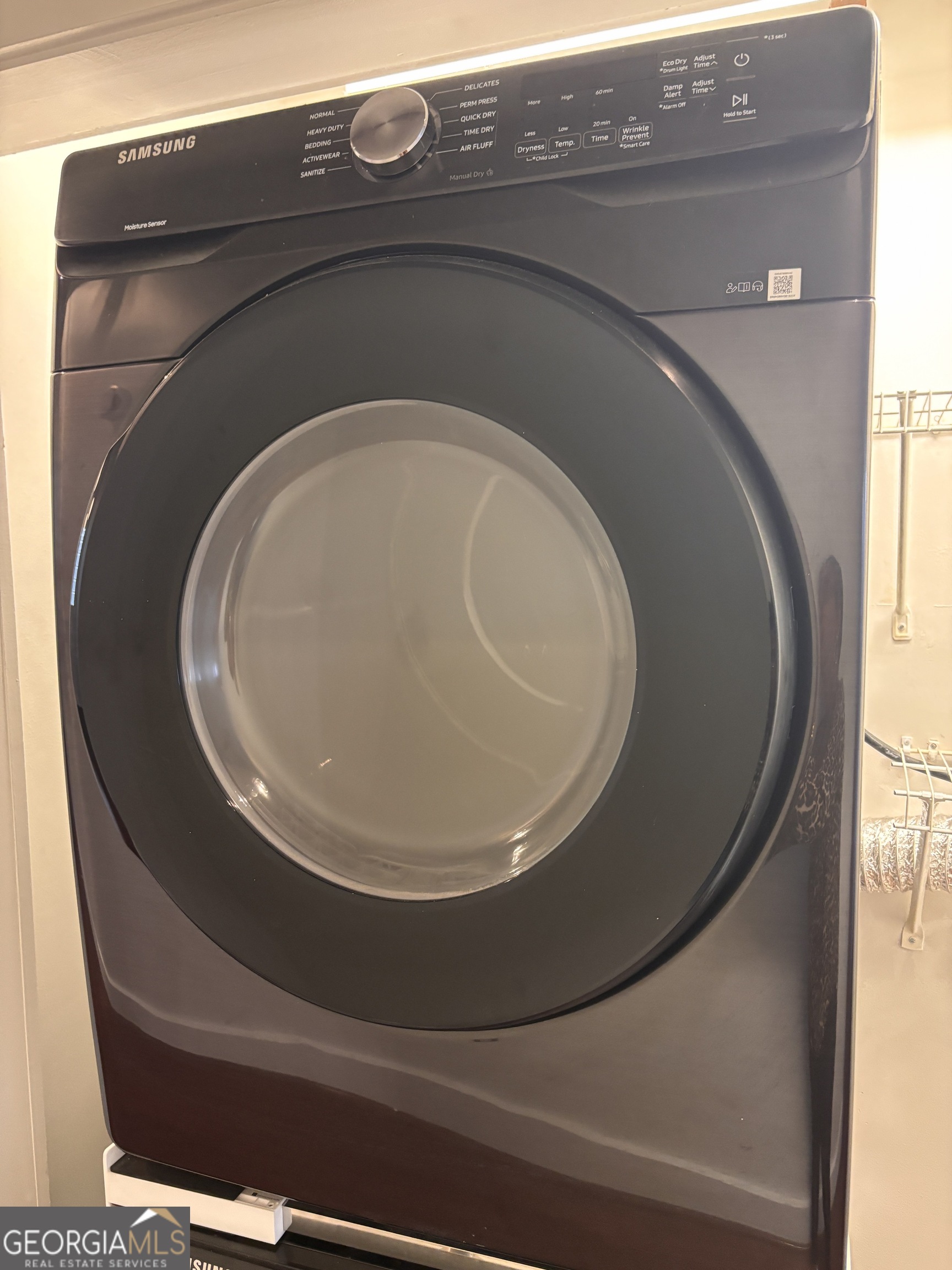 204 Walker Street Southwest Atlanta, GA 30313 - Photo 17 of 43 a close view of washer and dryer