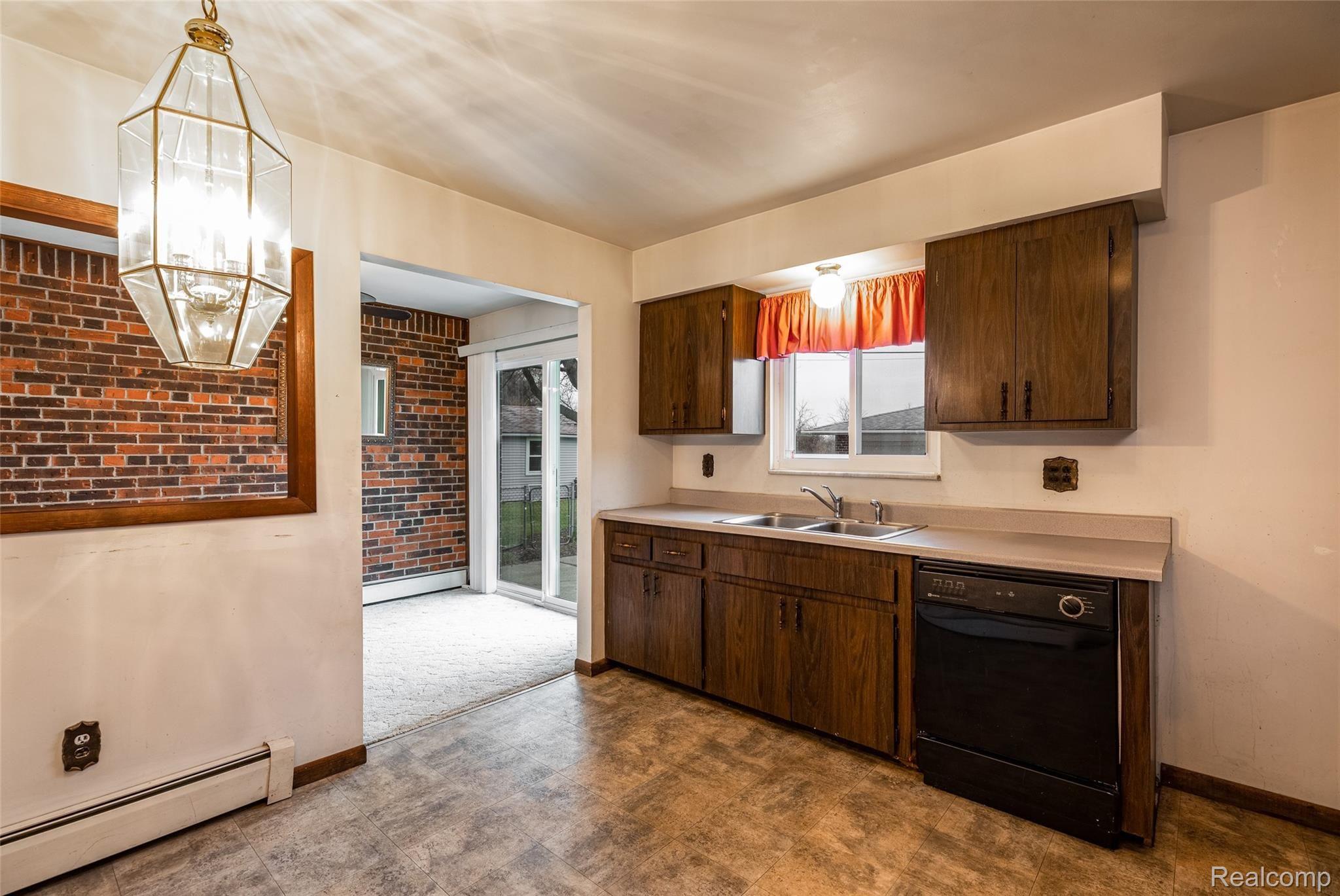 18321 Racho Road Riverview, MI 48193 - Photo 20 of 34 20.Kitchen