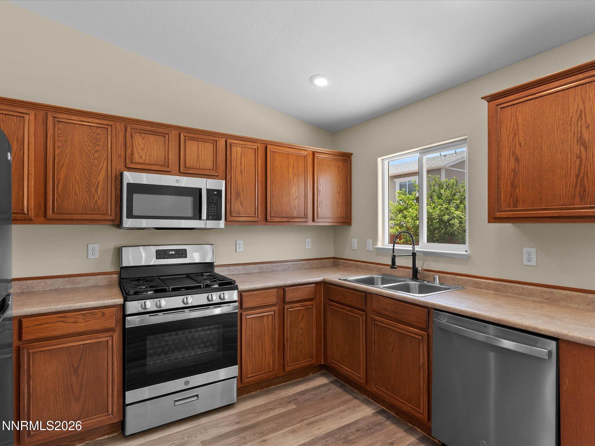 18327 Vineyard Court Reno, NV 89508 - Photo 10 of 30 13-18327 Vineyard Ct-112