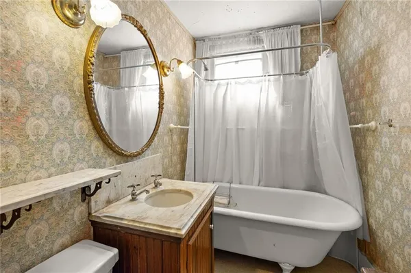$259,999 | 222 West Gay Street, Warrensburg, MO 64093