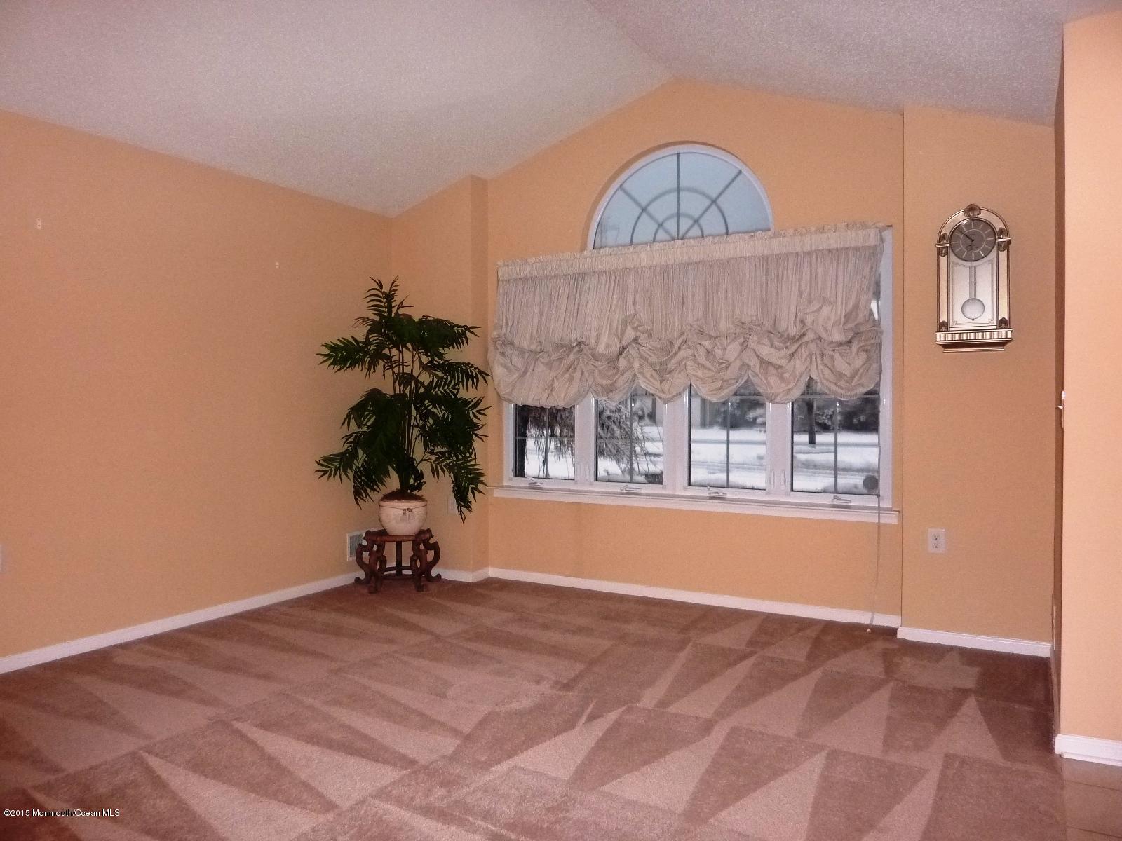 4 Rye Court Jackson, NJ 08527 - Photo 3 of 20 P1060338