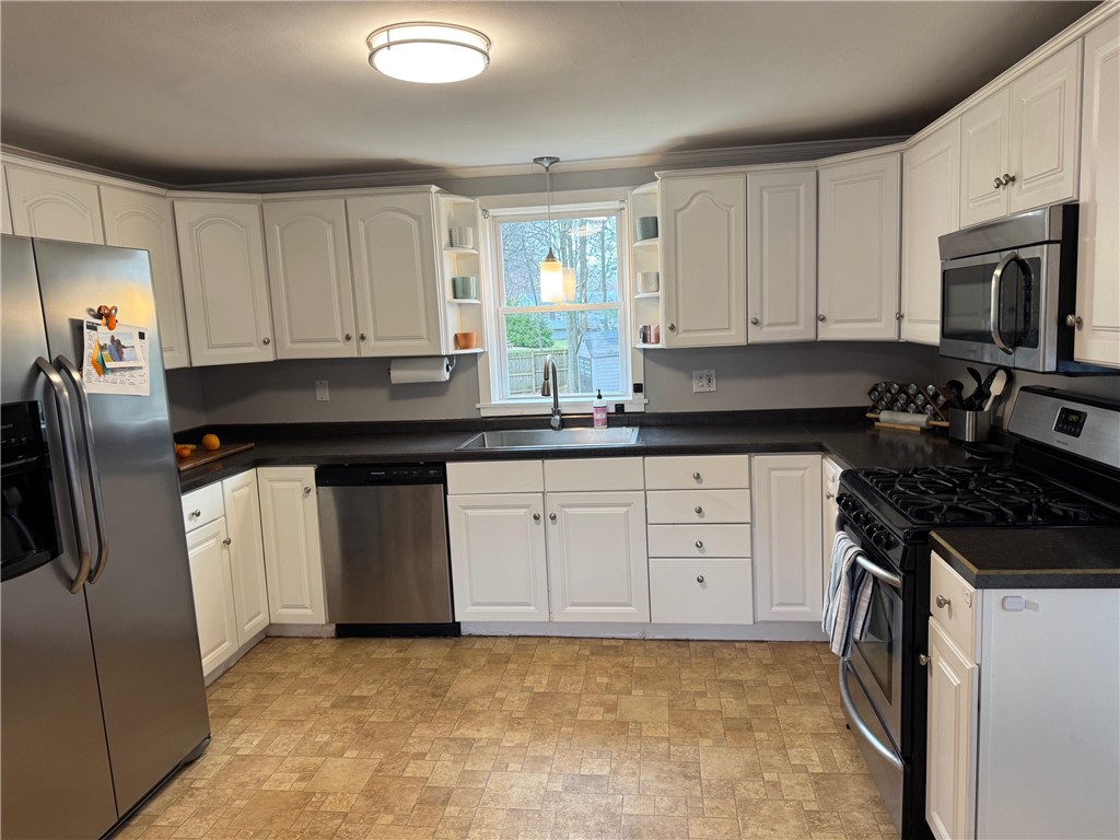 516 Church Avenue Warwick, RI 02889 - Photo 2 of 41 Kitchen
