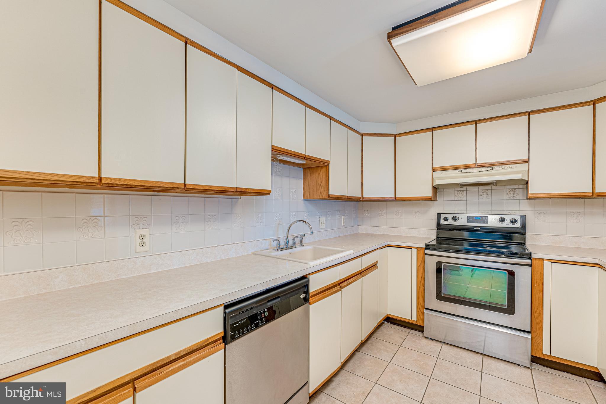 1040 Deer Ridge Drive, Unit 204 Baltimore, MD 21210 - Photo 13 of 36