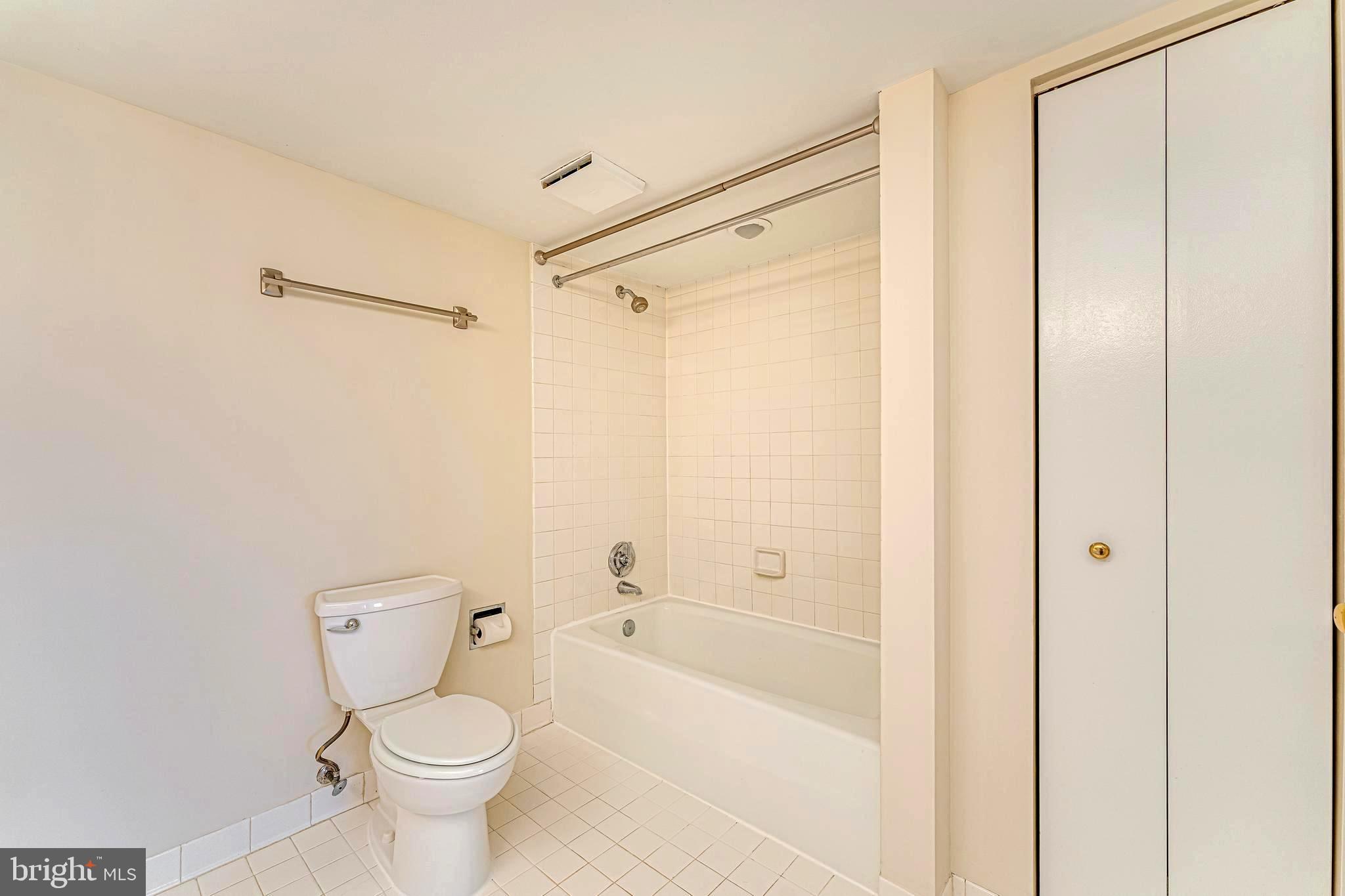 1040 Deer Ridge Drive, Unit 204 Baltimore, MD 21210 - Photo 26 of 36