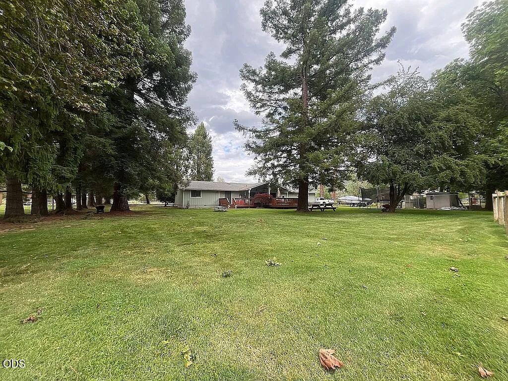 8122 New Hope Road Grants Pass, OR 97527 - Photo 18 of 26