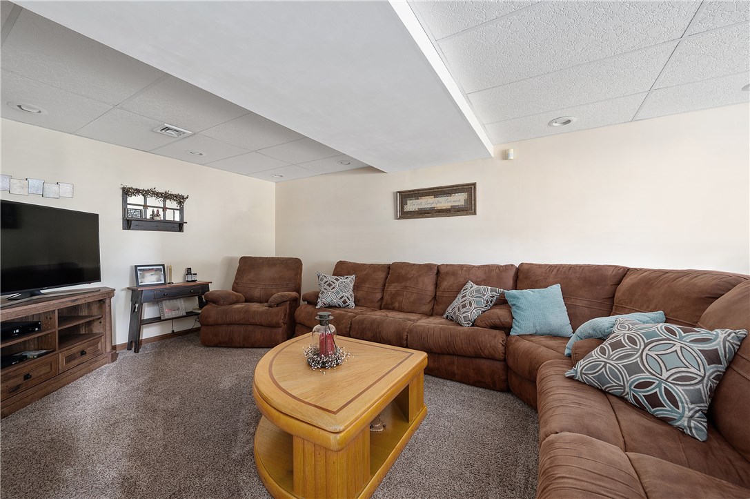 61 Breault Avenue Woonsocket, RI 02895 - Photo 18 of 33 FAMILY ROOM
