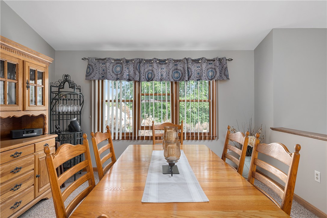 61 Breault Avenue Woonsocket, RI 02895 - Photo 7 of 33 DINING ROOM