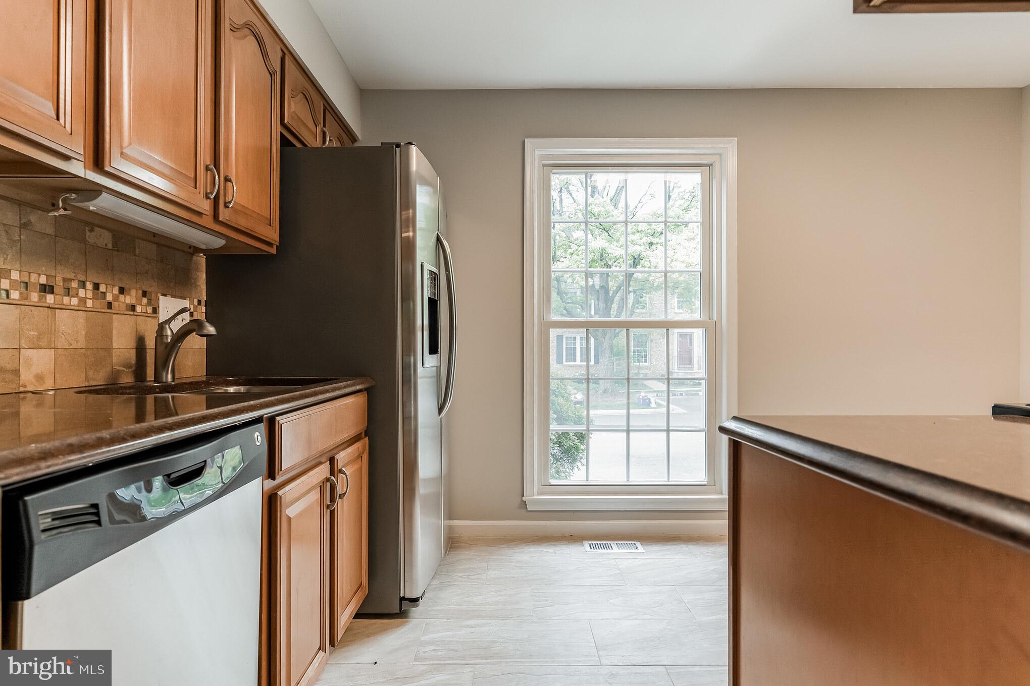 5261 Leestone Court Springfield, VA 22151 - Photo 5 of 35