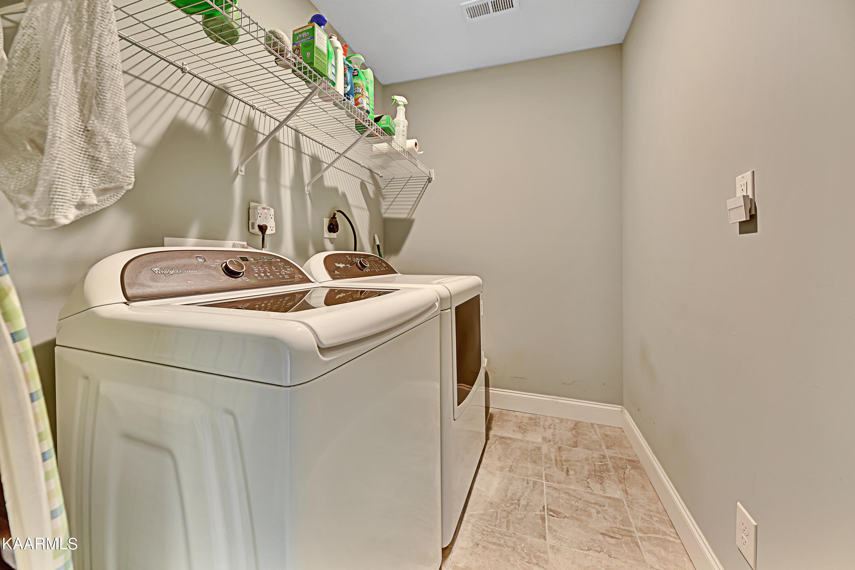 7348 Ladd Road Powell, TN 37849 - Photo 9 of 21 AgentOptix -16