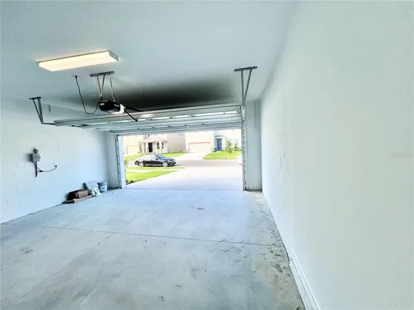 $2,800 | 32303 Rosepine Boulevard, Wesley Chapel, FL 33543