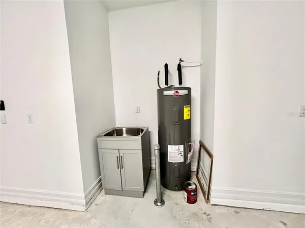 $2,800 | 32303 Rosepine Boulevard, Wesley Chapel, FL 33543