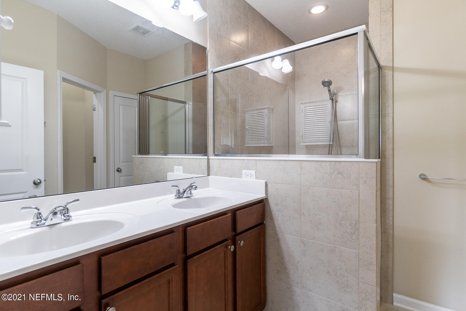 3090 Chestnut Ridge Way Orange Park, FL 32065 - Photo 10 of 28 Master Bath a