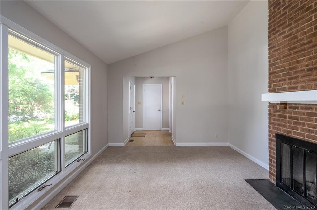 3709 Flowerfield Road Charlotte, NC 28210 - Photo 4 of 29 Gallery Image 4