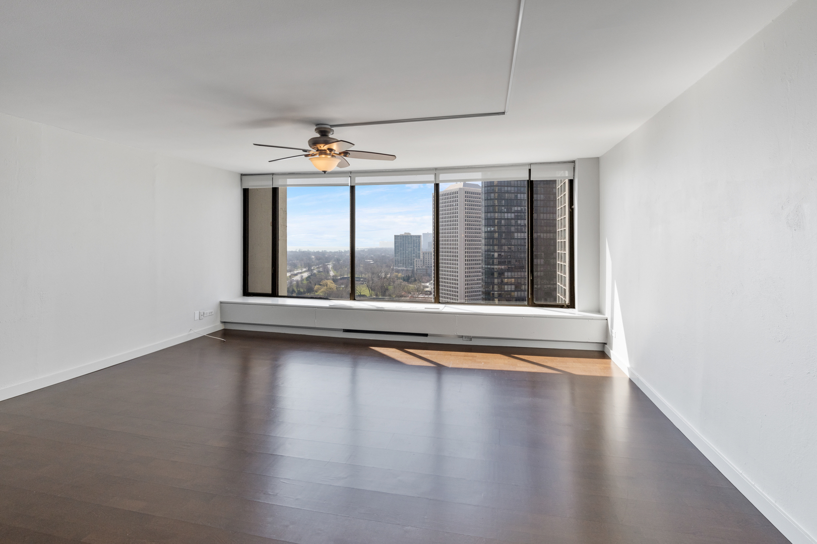 5455 North Sheridan Road, Unit 2204 Chicago, IL 60640 - Photo 11 of 18 Gallery Image 11