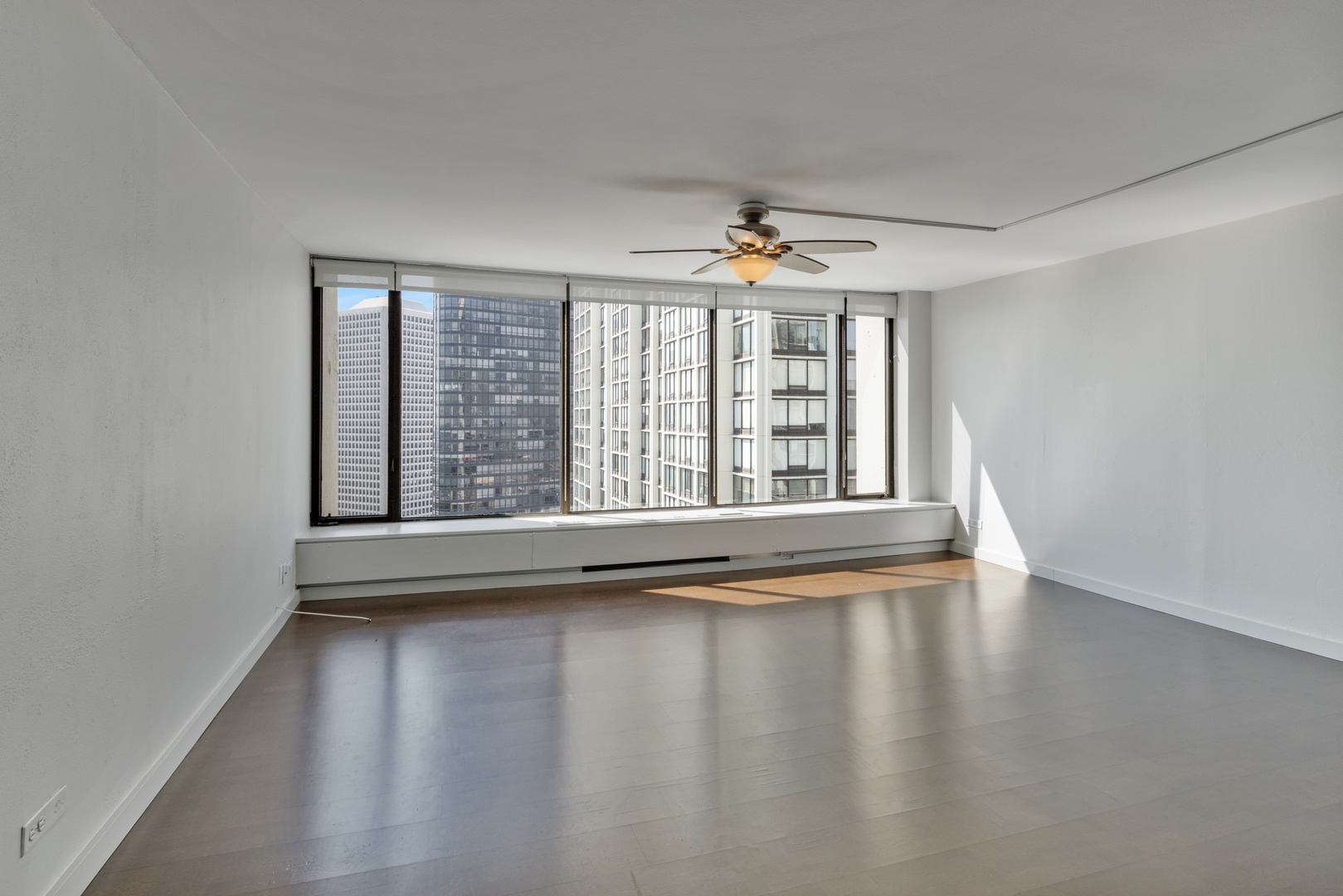 5455 North Sheridan Road, Unit 2204 Chicago, IL 60640 - Photo 13 of 18 Gallery Image 13