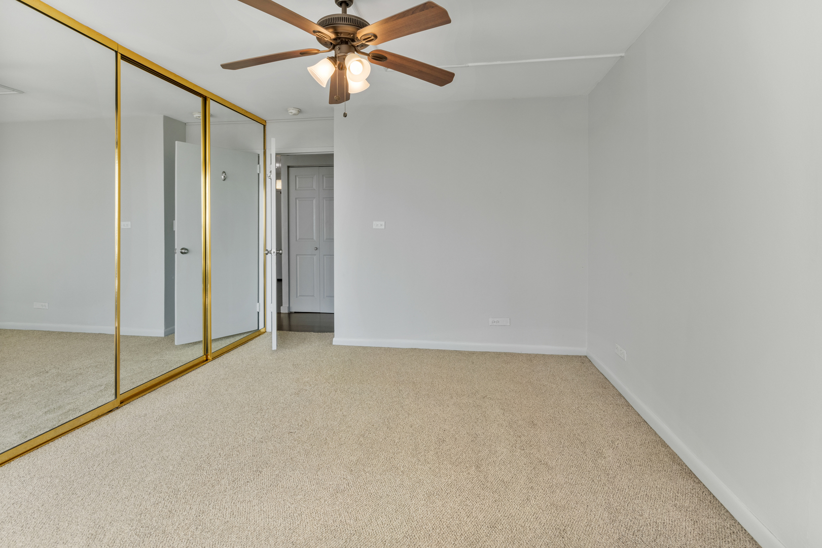 5455 North Sheridan Road, Unit 2204 Chicago, IL 60640 - Photo 15 of 18 Gallery Image 15