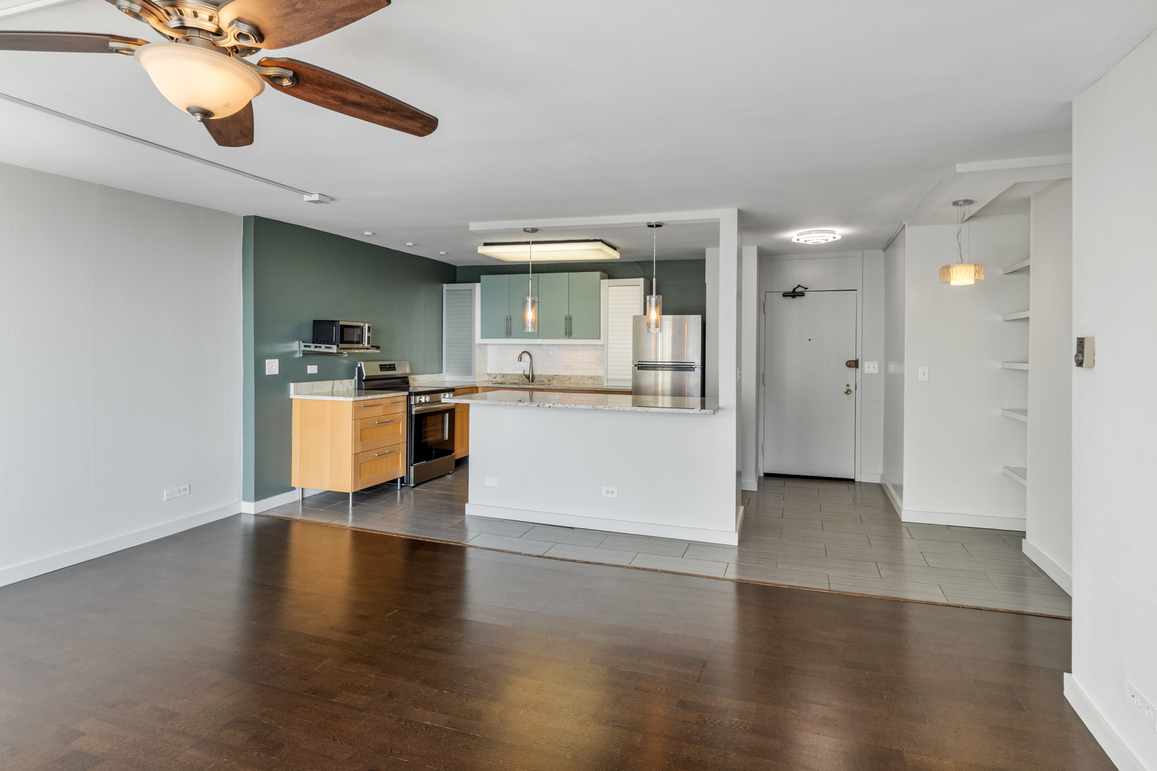 5455 North Sheridan Road, Unit 2204 Chicago, IL 60640 - Photo 5 of 18 Gallery Image 5