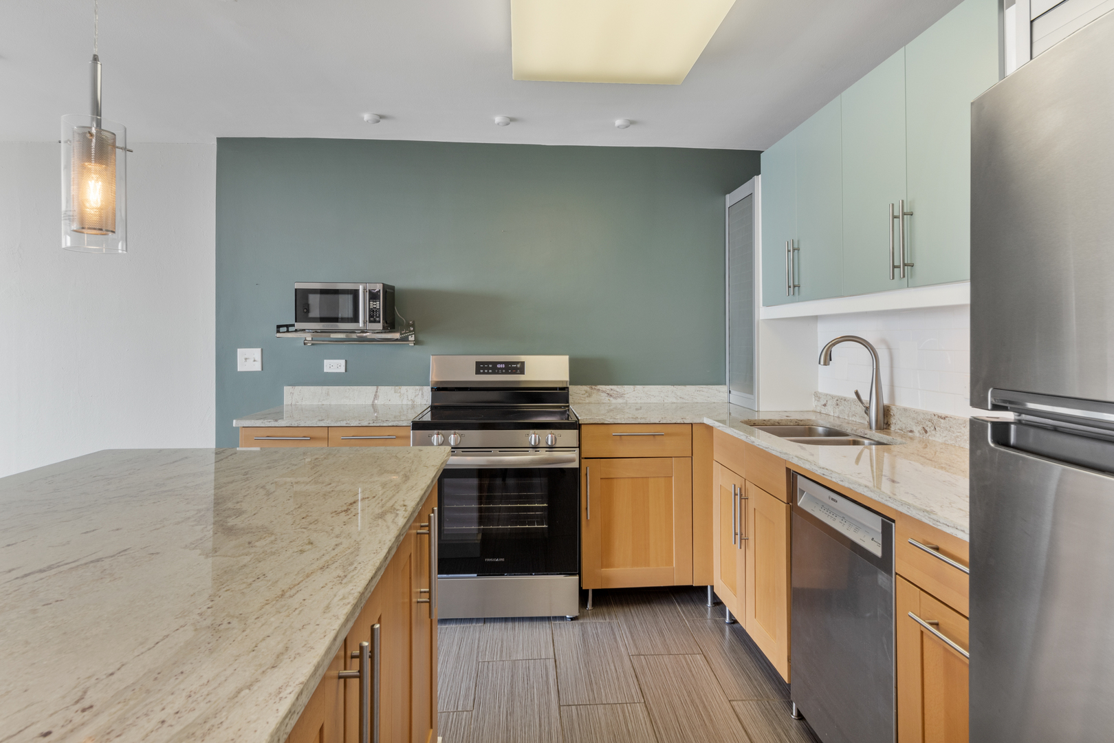 5455 North Sheridan Road, Unit 2204 Chicago, IL 60640 - Photo 9 of 18 Gallery Image 9