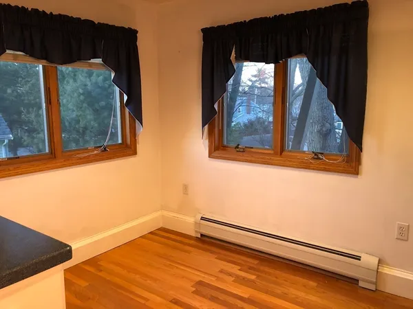 $2,600 | 184 Middle Street, Unit 2, Braintree, MA 02184