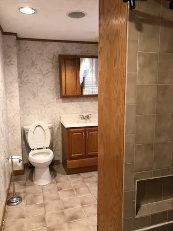 $2,600 | 184 Middle Street, Unit 2, Braintree, MA 02184