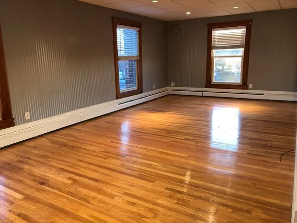 $2,600 | 184 Middle Street, Unit 2, Braintree, MA 02184