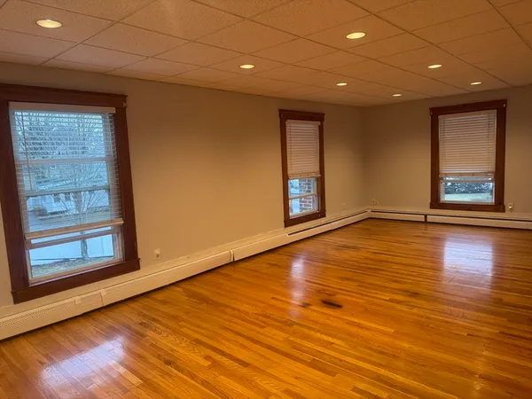 $2,600 | 184 Middle Street, Unit 2, Braintree, MA 02184